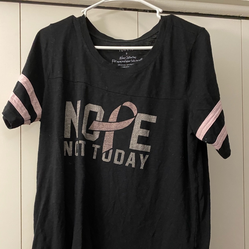 Torrid breast cancer awareness T-shirt